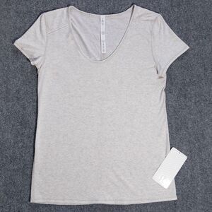 NWT Lululemon Superb Tee Shirt Loose Fit Open Neck Heather Gray Womens 8 Stretch
